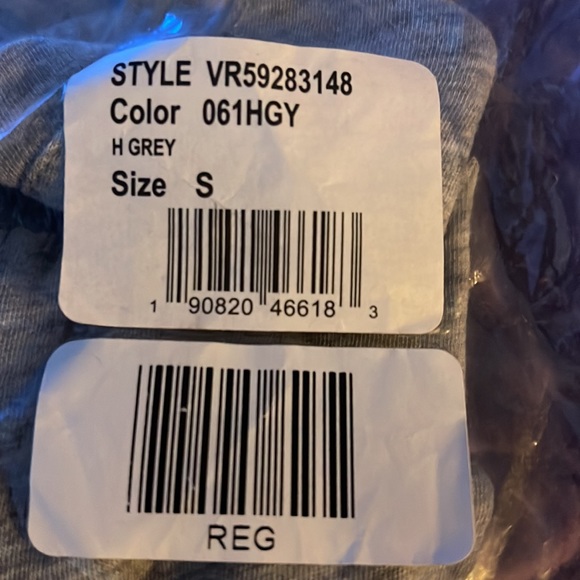 * Slub finish.
*Slips on.
* 100% Pima cotton.
*Machine wash.
*Imported. - Picture 5 of 6